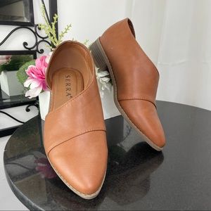 Serra Brown-tan  Side cut booties. SZ 7